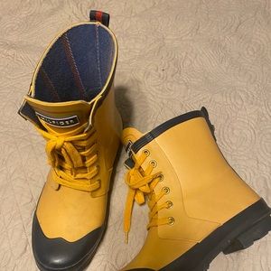 Tommy rain boots